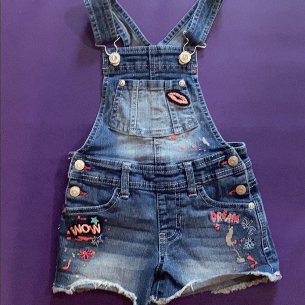 Cute Jordache overall Shorts 🩳 Size 4-5 small